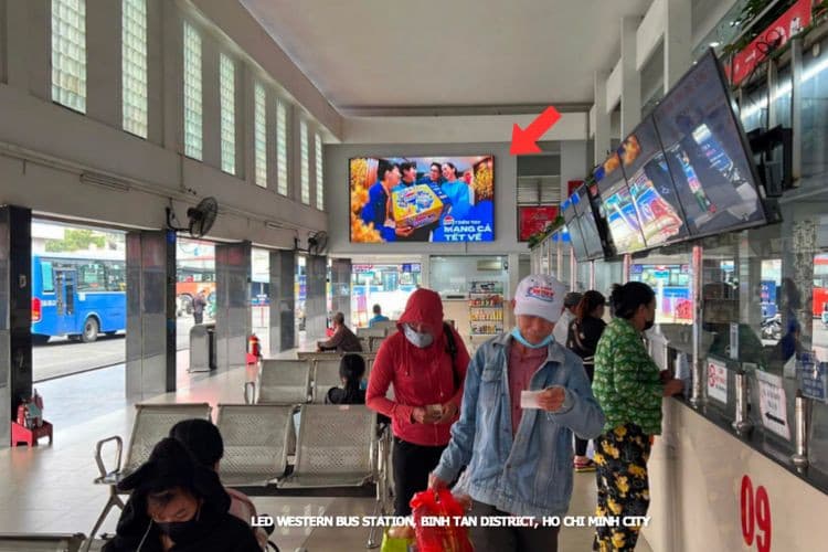 1 mặt màn hình LED tại bến xe miền Tây - 395 Kinh Dương Vương, phường An Lạc, TP. Hồ Chí Minh.