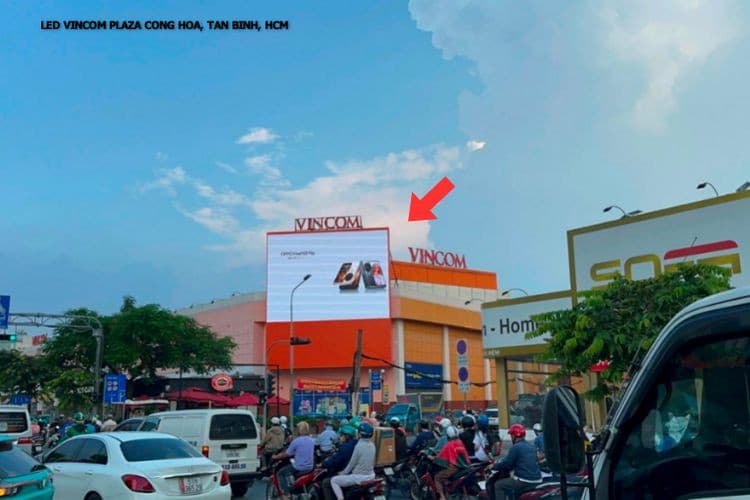 1 mặt LED tại Vincom Plaza Cộng Hoà, phường Tân Sơn Nhất, Hồ Chí Minh (quận Tân Bình cũ).