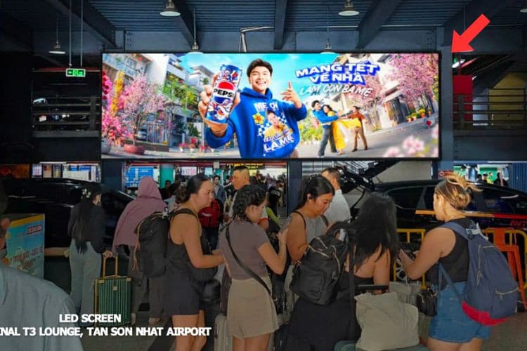 1 Sided Horizontal LED Screen Billboard at Tan Son Nhat International Airport, Ho Chi Minh City (Taxi Pick Up Area)