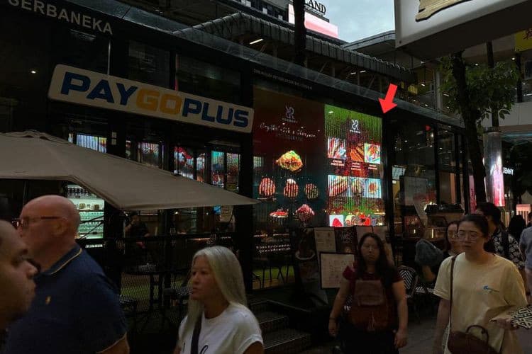 2 Panel Vertical Digital Screen Billboard at Jalan Bukit Bintang, Kuala Lumpur (near Lot 10 & Bukit Bintang Monorel Station)