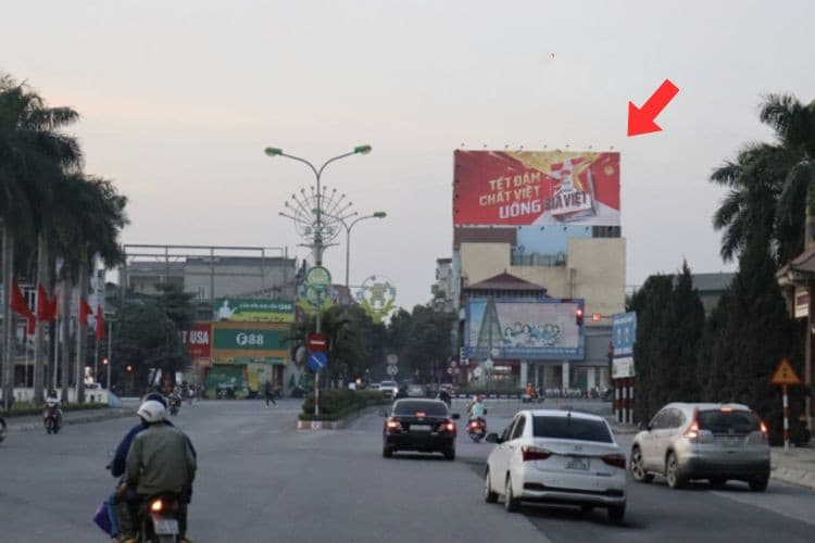 1 Panel Horizontal Wall-mounted Pano Billboard at 121 Phung Khac Khoan, Son Tay, Ha Noi City