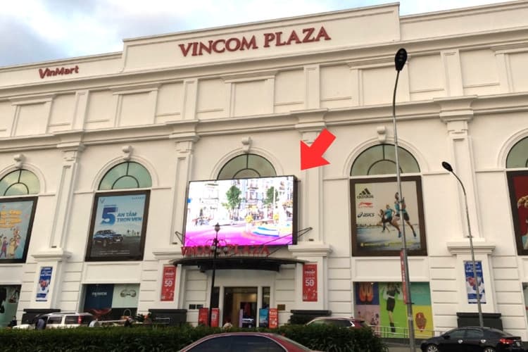 1 Sided Horizontal LED Wall Cladding Billboard at Truong Chinh Street, To Hieu Ward, Sơn La (Vincom Son La)
