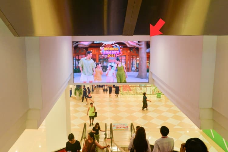 1 Panel Horizontal LED Screen Billboard at 72A Nguyen Trai, Khuong Dinh Ward, Ha Noi City (Vincom Mega Mall Royal City)