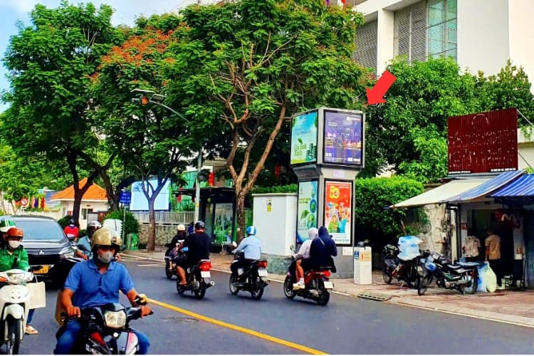 Day view -  Vertical E-tower Panel Billboard at 101 Tran Quoc Thao Street, Xuan Hoa Ward, Ho Chi Minh City