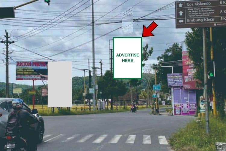 1 Panel Vertical Static Billboard at Jl. Raya Pasar Kenteng Nanggulan - Tegalsari, Kulon Progo, Daerah Istimewa Yogyakarta  (In Kenteng traffic light intersection)