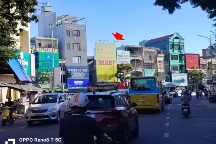 Day view- Vertical Wallscape Billboard at 141 Ly Thai To, Thanh Khe Ward, Da Nang City (Cai Lang T-junction)