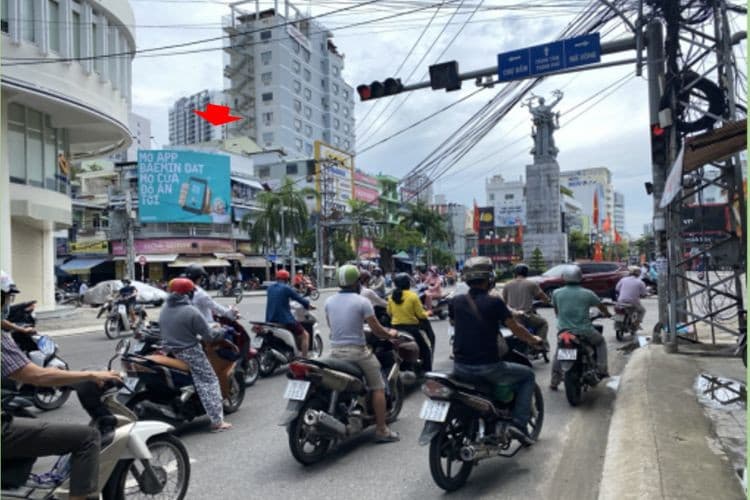 1 Panel Horizontal Wallscape Billboard at Resistance Monument Roundabout, Nha Trang Ward, Khanh Hoa