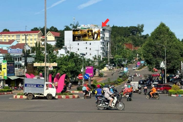 1 Sided Horizontal Wall-mounted Pano Billboard at 139 Street 23/3, Bac Gia Nghia, Lam Dong