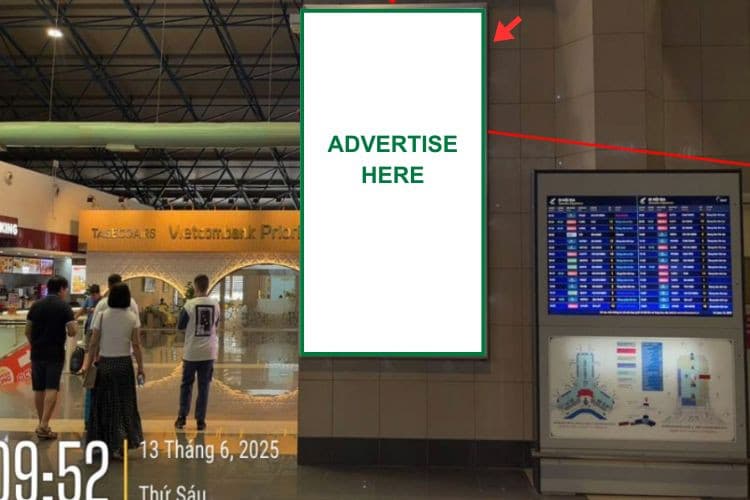 1 Bảng ốp tường đối diện phòng chờ hạng thương gia, Nhà Ga T1, Sân bay Quốc tế Nội Bài