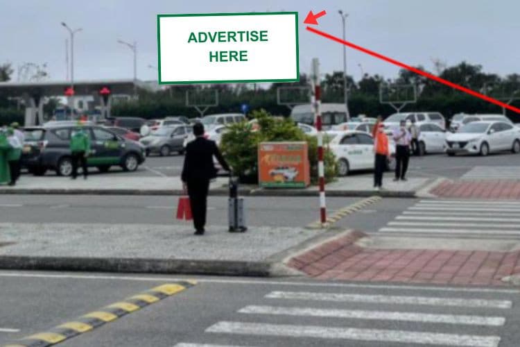 1 Trụ Pano 2 mặt đối diện nhà ga tại Sân bay Đồng Hới