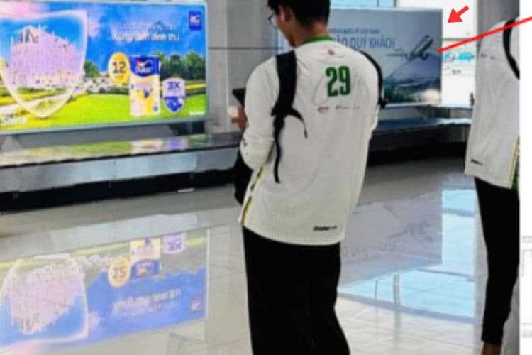 2 Sided Horizontal Light Box Billboard at Cam Ranh International Airport, Bac Cam Ranh Ward, Khanh Hoa (On Baggage Carousel No. 3, Domestic Arrivals Area)