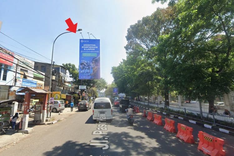 1 Panel Vertical Static Billboard at Jl Sukajadi, Bandung, Jawa Barat 