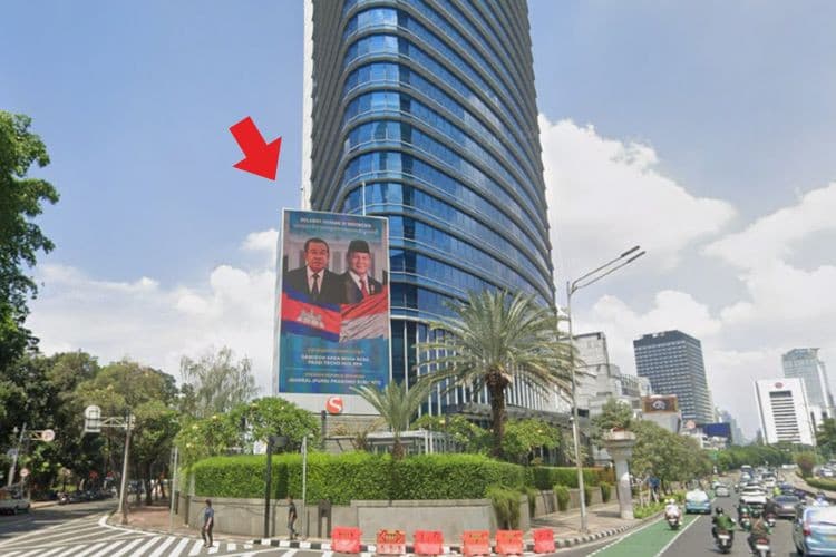1 Panel Vertical Videotron Billboard at Jl. MH. Thamrin No. 81, Jakarta Pusat, DKI Jakarta  (A)