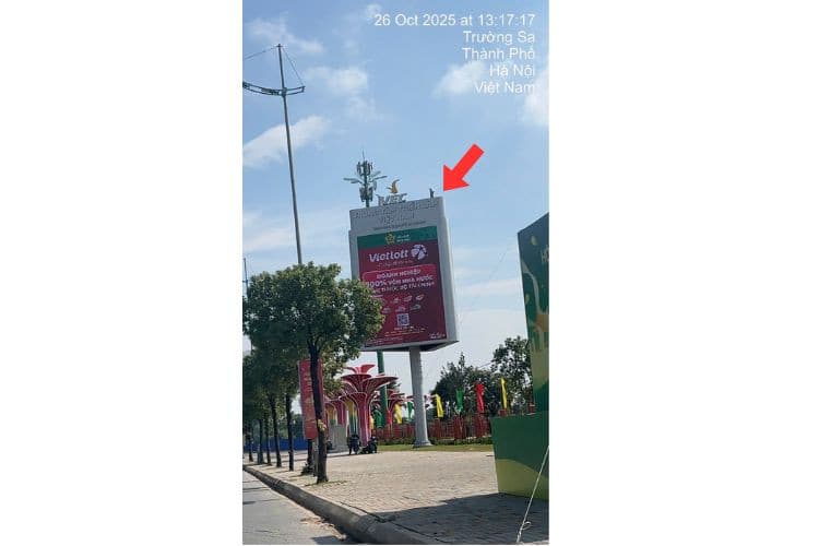 1 mặt màn hình LED tại Cổng C3 ngoài đường Trường Sa, Đông Anh, Hà Nội (VEC - Vietnam Exposition Center).