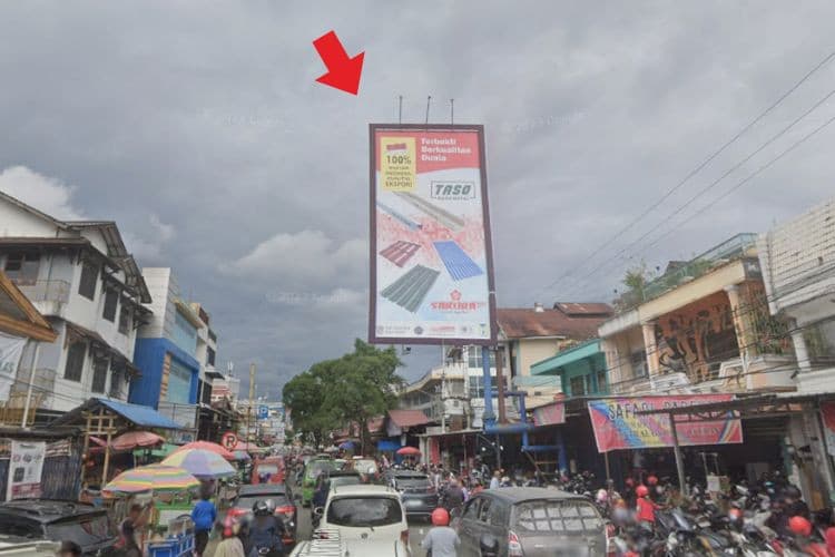 1 Panel Vertical Static Billboard at Jl. Jend. Sudirman, Samarinda, Kalimantan Timur