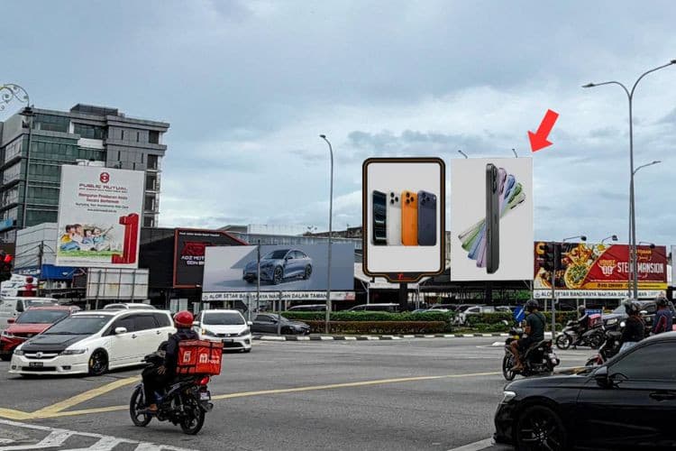 Vertical Minipole Billboard at Darul Aman Highway / Jalan Tambang Badak, Alor Setar, Kedah (infront Aman Central Mall)