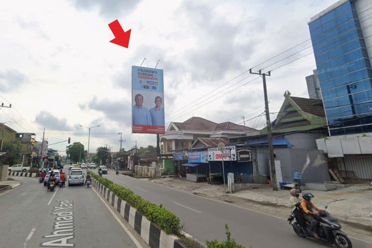 1 Panel Vertical Static Billboard at Jl. A. Yani, Samarinda, Kalimantan Timur (Remaja Intersection)
