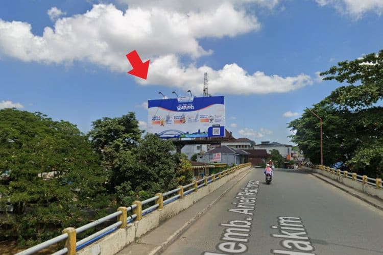 1 Panel Horizontal Static Billboard at Jl. Arif Rahman Hakim, Samarinda, Kalimantan Timur