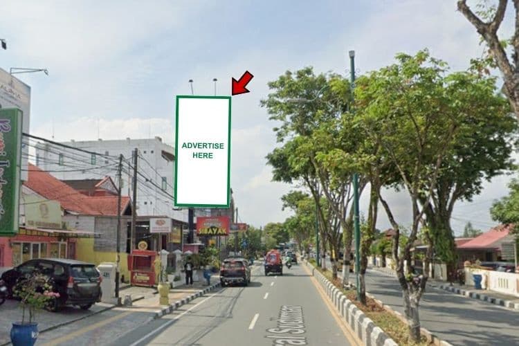 1 Panel Vertical Static Billboard at Jl. Jenderal Sudirman, Balikpapan, Kalimantan Timur (nearby E-Walk Mall)