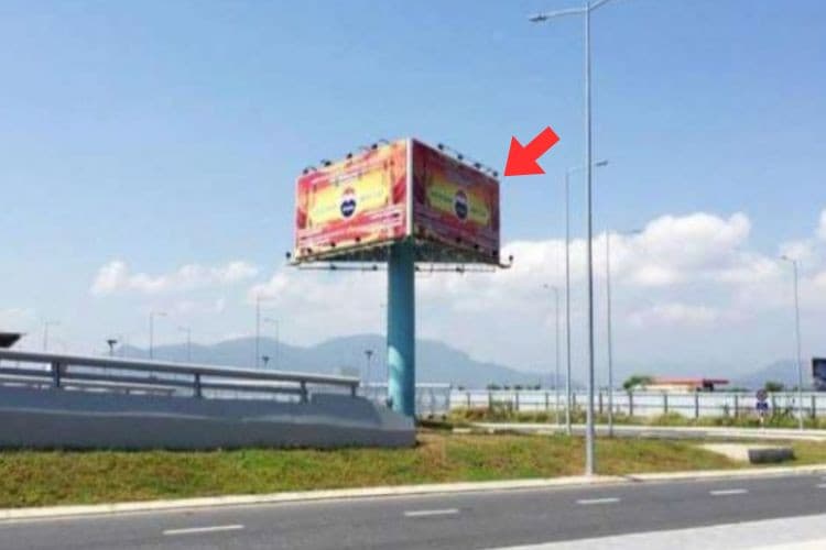 1 Bảng quảng cáo LED 3 mặt ngoài trời tại Cảng hàng không quốc tế Cam Ranh, Phường Bắc Cam Ranh, Khánh Hòa