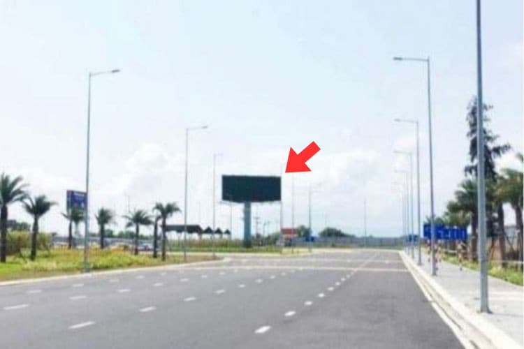 1 Bảng quảng cáo LED 3 mặt ngoài trời tại Cảng hàng không quốc tế Cam Ranh, Phường Bắc Cam Ranh, Khánh Hòa