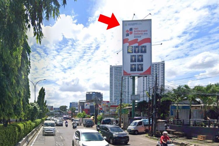 1 Sided Vertical Static Billboard at Jl. MH. Thamrin, Panunggangan Utara, Pinang, Tangerang, Banten (nearby SPBU)