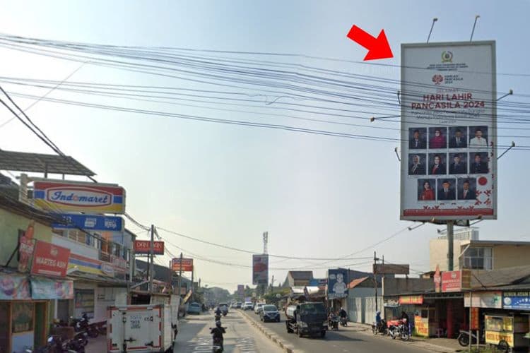 1 Sided Vertical Static Billboard at Jl. Bayangkara Pusdiklantas, Pakualam, Serpong Utara, Tangerang Selatan, Banten (in front of Indomaret)