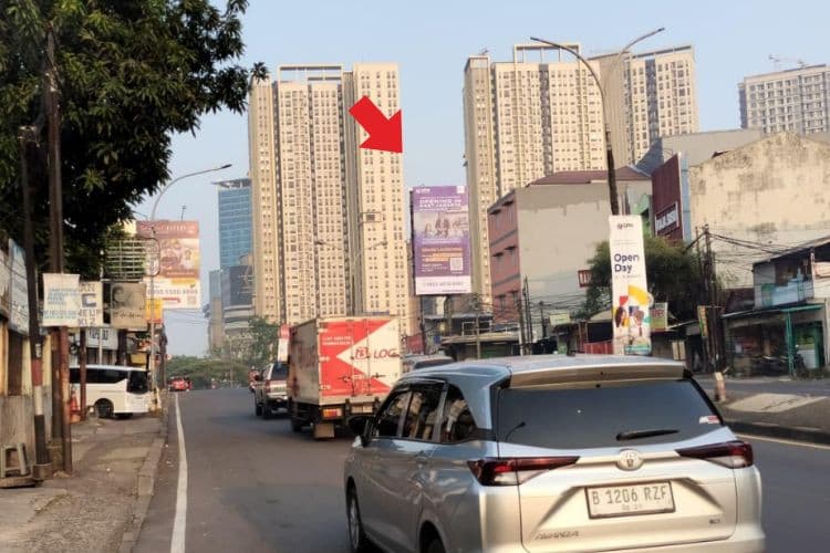 Vertical Static Billboard at Jl. Alternatif Cibubur, Bandung, Harjamukti, Cimanggis, Depok, Jawa Barat