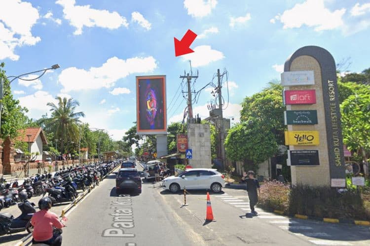Vertical Videotron Billboard di Jl. Pantai Kuta, Badung, Bali