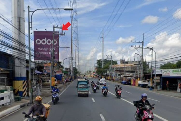 1 Panel Vertical Rooftop Billboard at 9043-A Emilio Aguinaldo Highway, Bacoor, Cavite (On top of Richbuild Hardware)