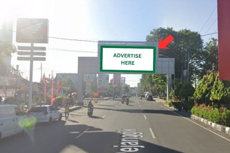 1 Panel Horizontal Bando Billboard at Jl. Pejanggik, Mataram, Nusa Tenggara Barat  (near MPM Motor Mataram)