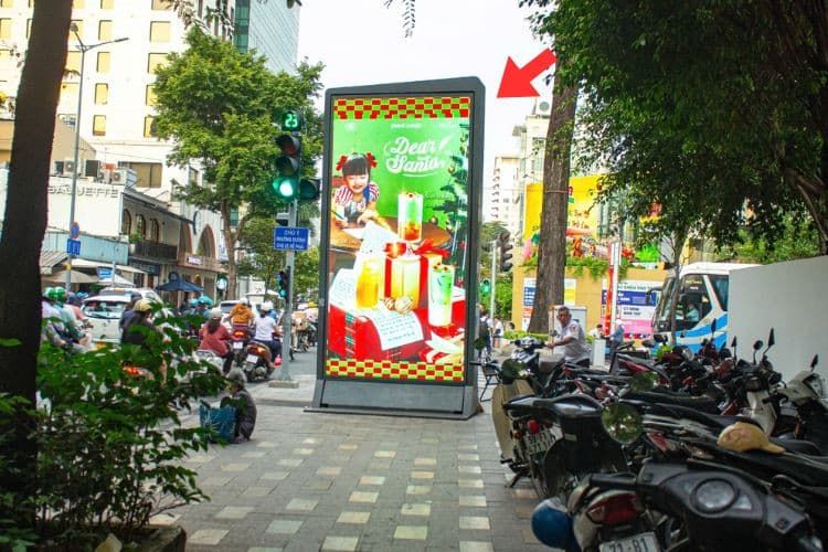 2 Sided Vertical LED Screen Billboard at Hai Ba Trung - Ly Tu Trong intersection, Sai Gon Ward, Ho Chi Minh City