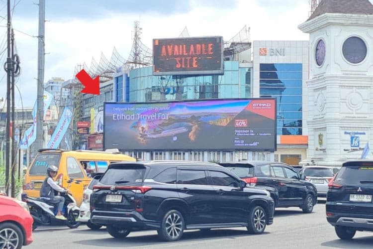 1 Panel Horizontal Videotron Billboard at Jl. Gatot Subroto, Medan, Sumatera Utara  (Bundaran SIB)