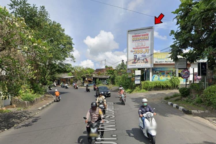 1 Panel Vertical Static Billboard at Jl. WR. Supratman, Denpasar, Bali  (nearby Bluey Petshop)