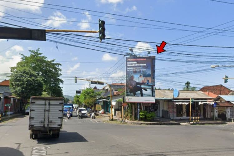 1 Panel Vertical Baliho Billboard at Jl. Kecubung, Klungkung, Bali  (nearby Jl. Puputan intersection)