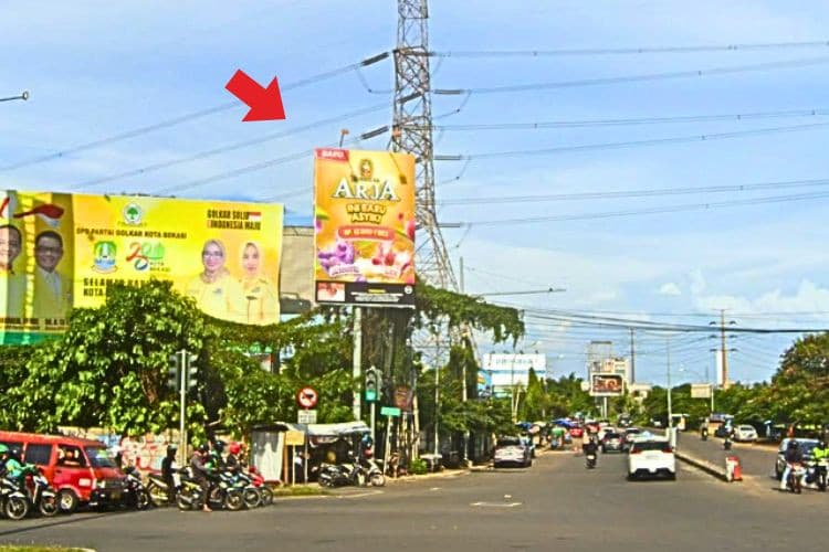 Vertical Static Billboard at Jl.HM Joyomartono, Bekasi, Jawa Barat  (intersection Bulak Kapal)