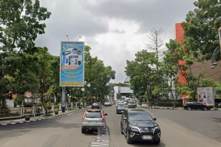 Vertical Static Billboard at Jl Kebon Kawung, Bandung, Jawa Barat  (nearby Zodiak Kebonkawung Hotel)