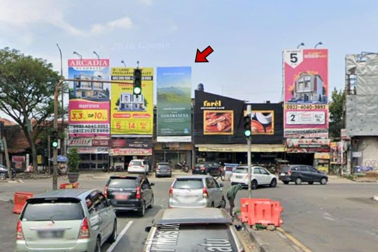 1 Panel Vertical Static Billboard at Jl. Terusan Buah Batu, Bandung, Jawa Barat  (nearby Buah Batu Toll Gate exit)