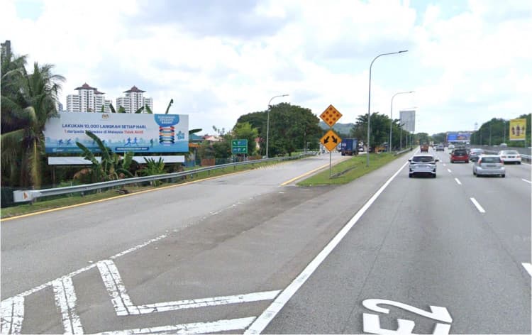 1 Panel Free Standing Billboard at NSE KM307.9 (SB), Seri Kembangan, Selangor (near R&R Serdang)
