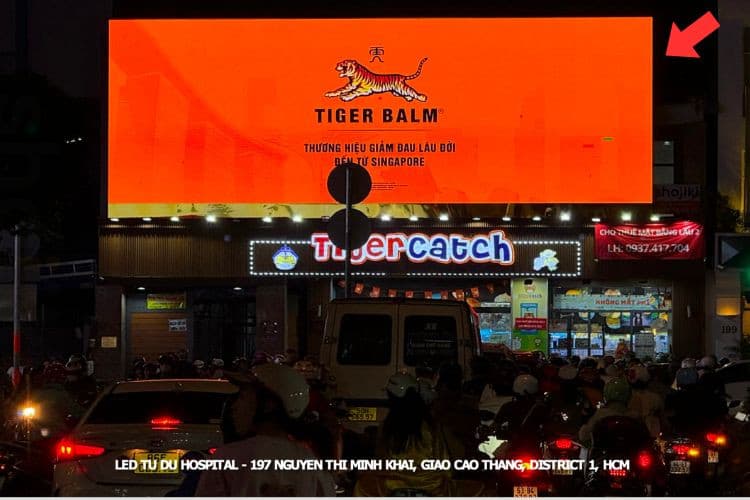 1 Sided Horizontal LED Screen Billboard at 197 Nguyen Thi Minh Khai, District 1, Ho Chi Minh City (Tu Du Hospital)