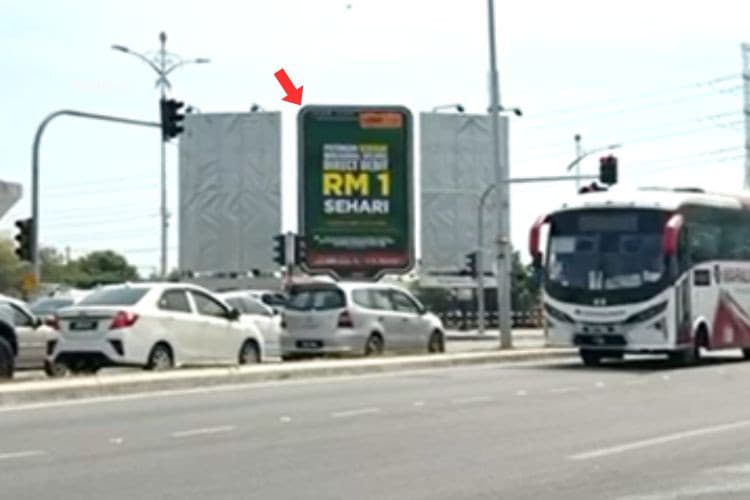 1 Panel Vertical Digital Screen Billboard at Jalan Gangsa / Sultanah Bahiyah Highway, Alor Setar, Kedah (opposite Medan Selera Suka Menanti)