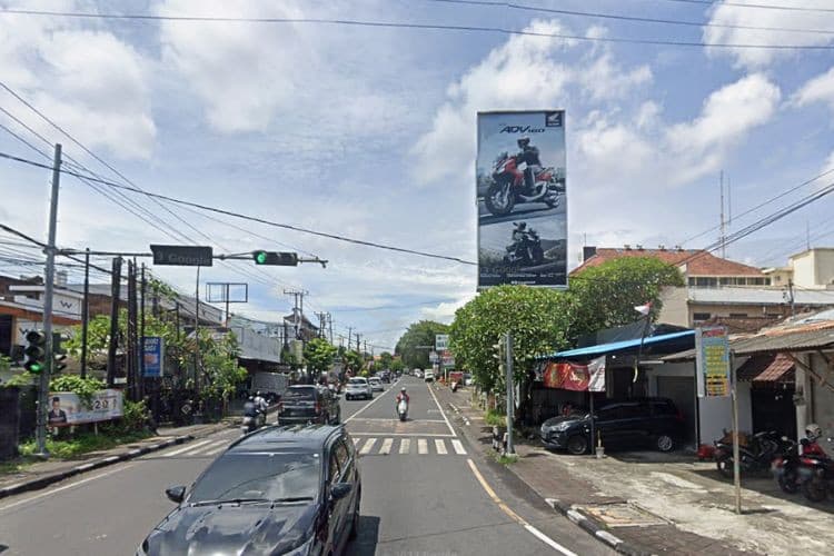 1 Panel Vertical Static Billboard at Jl. Cokroaminoto - Jl. Maruti, Denpasar, Bali (nearby Manuaba Hospital)