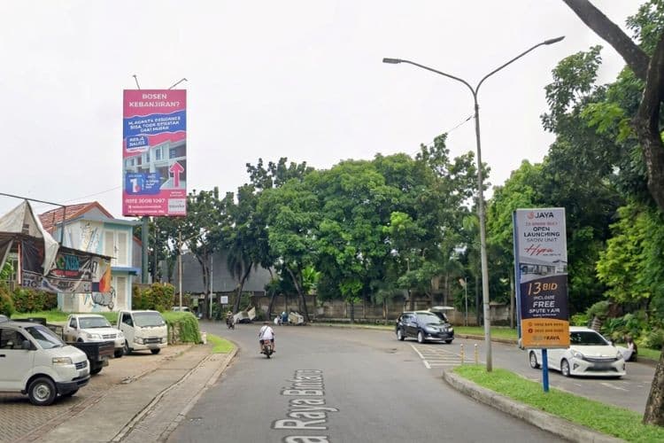 1 Sided Vertical Static Billboard at Jl. Graha Raya Bintaro, Pd. Kacang Bar, Tangerang Selatan, Banten (nearby Apotek Berkat, side A)