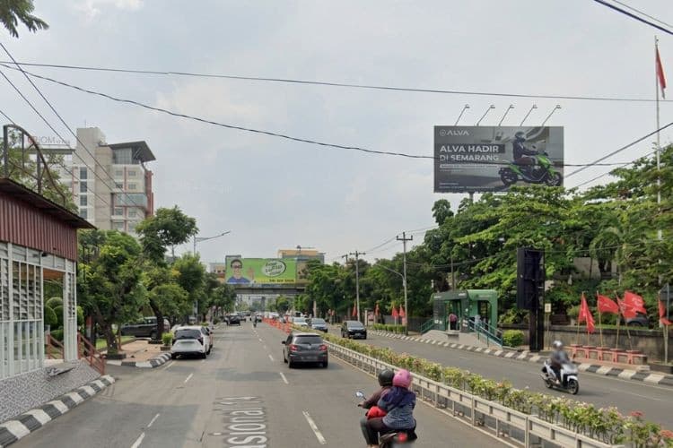 1 Panel Horizontal Static Billboard at Jl. Pandanaran, Semarang, Jawa Tengah (in front of Santika)