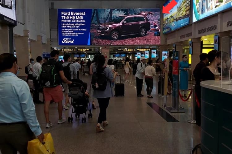 mặt LED tại Nhà ga T3 Sân bay Tân Sơn Nhất, phường Tân Sơn Hoà, Thành phố Hồ Chí Minh.