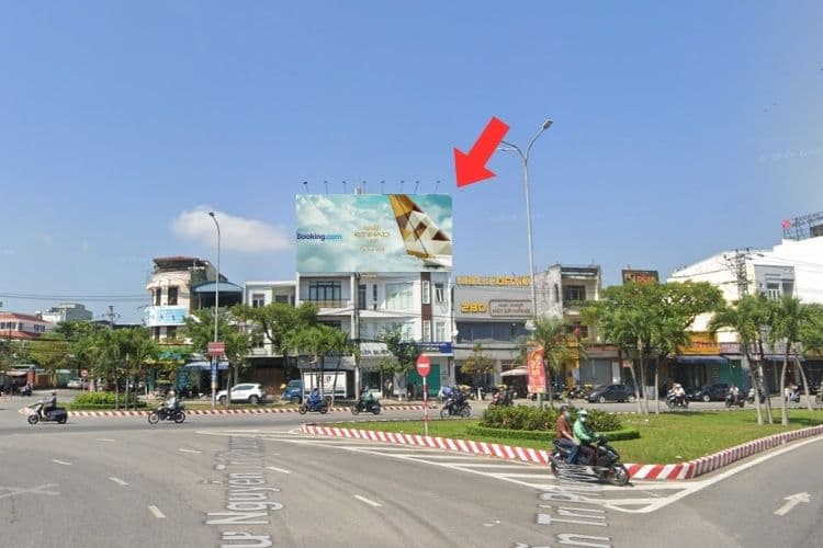 1 Panel Horizontal Wallscape Billboard at 282 Nguyen Tri Phuong, Thanh Khe Ward, Da Nang City (Nguyen Tri Phuong Roundabout)