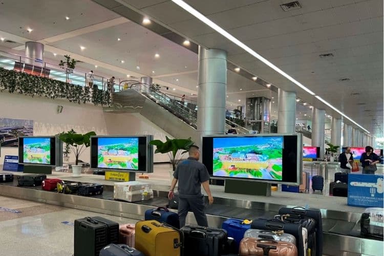4 Panel Horizontal LED Screen Billboard at Tan Son Nhat International, Ho Chi Minh City (Terminal 2 - Arrival)