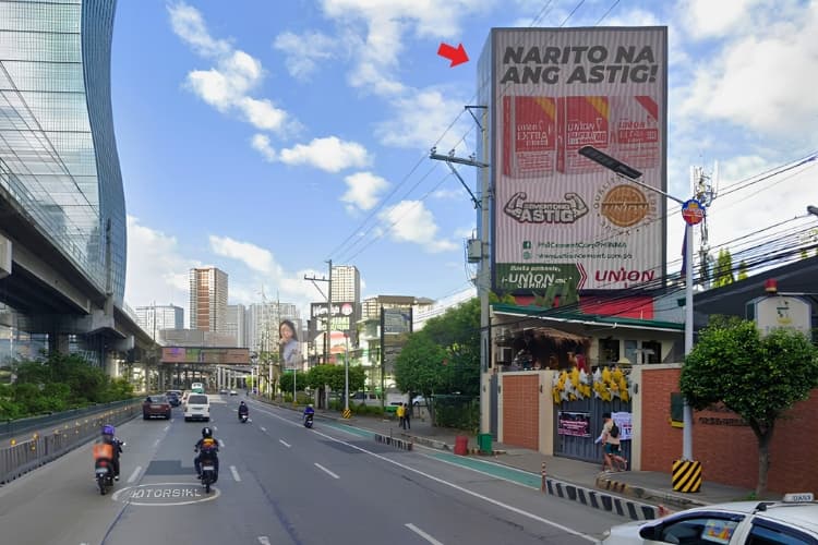 1 Panel Vertical Digital Screen Billboard at 82 Epifanio de los Santos Ave., Mandaluyong, Metro Manila (Across SM Megamall)