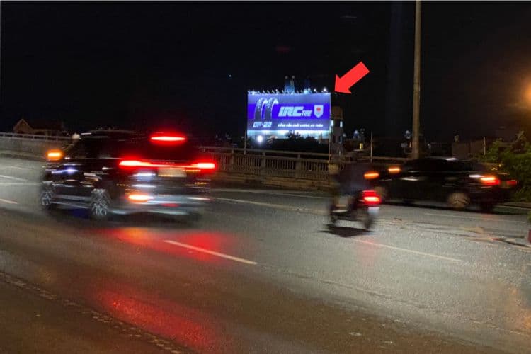 Night View - Horizontal Wallscape Billboard at 2-4 An Duong Vuong , Hong Ha Ward , Ha Noi City