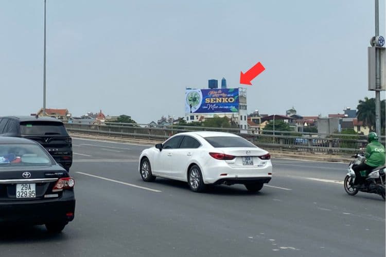 Day View - Horizontal Wallscape Billboard at 2-4 An Duong Vuong , Hong Ha Ward , Ha Noi City